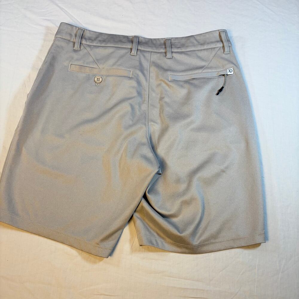 7 Diamonds Mens A game performance tan khaki shorts. Size 30. Golf, Tennis - Picture 3 of 6